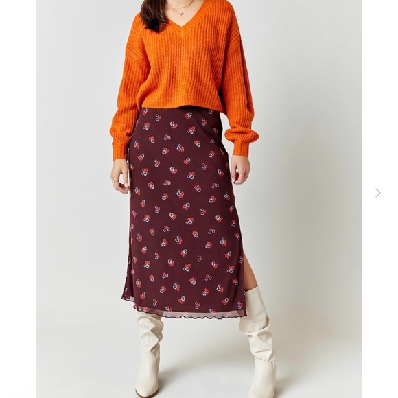 🧡New Francesca’s Addison V-Neck Orange Cropped Sweater🧡 - Picture 5 of 6